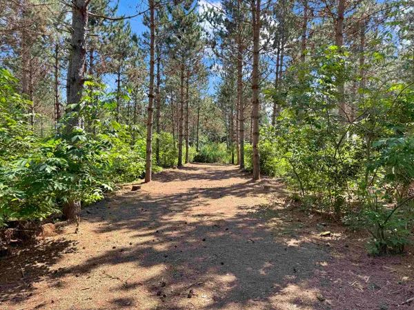 $949,900 | W4233 Porterfield Lake Road, Porterfield, WI 54159