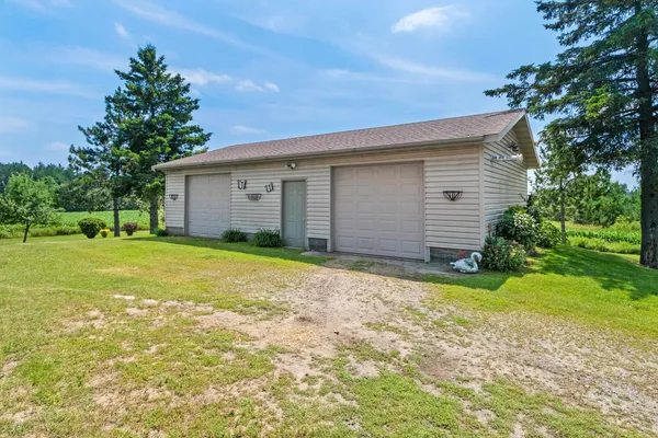 $949,900 | W4233 Porterfield Lake Road, Porterfield, WI 54159