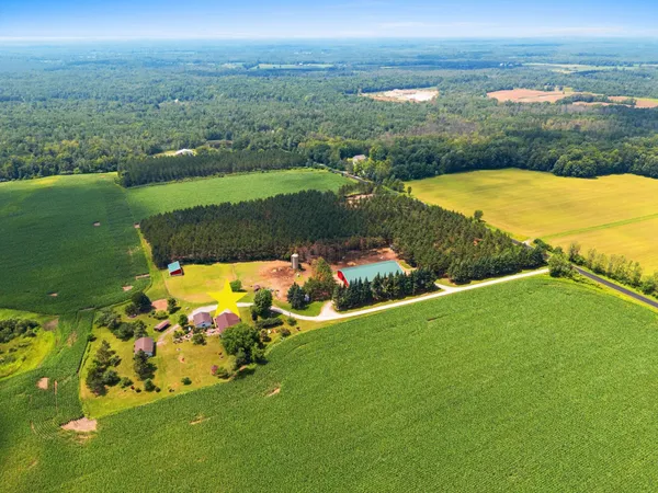 $949,900 | W4233 Porterfield Lake Road, Porterfield, WI 54159