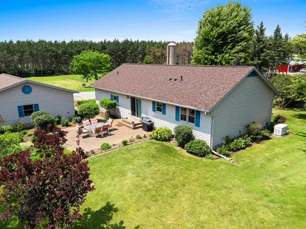 $949,900 | W4233 Porterfield Lake Road, Porterfield, WI 54159