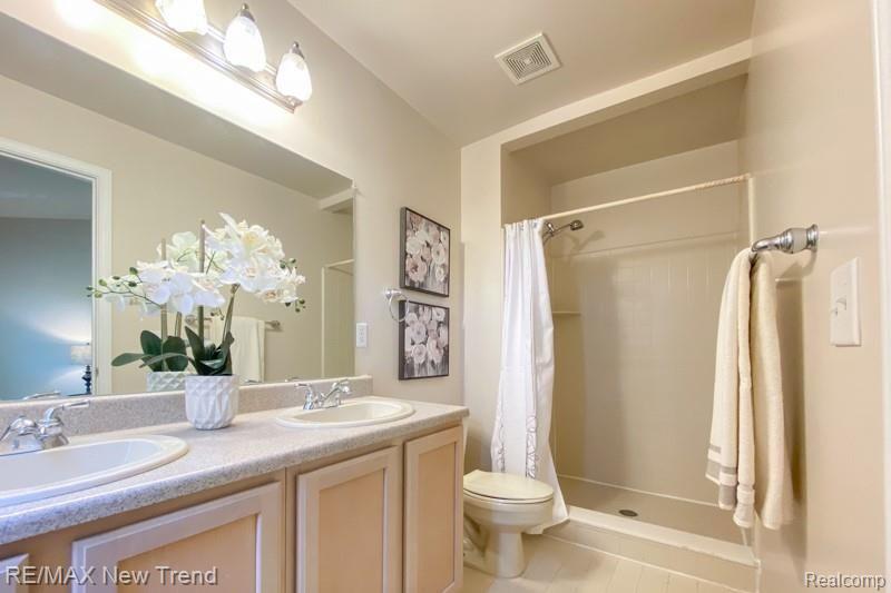 41624 Mitchell Road Novi, MI 48377 - Photo 16 of 26
