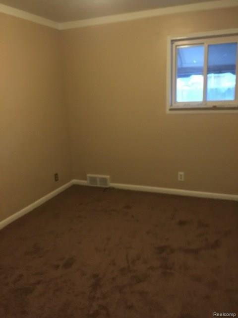24635 Ridgecroft Avenue Eastpointe, MI 48021 - Photo 7 of 15 IMG_0744.jpg