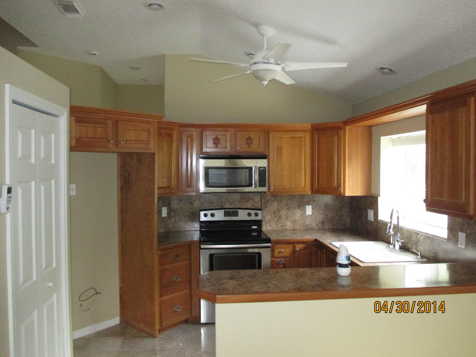 4570 Southwest Ransom Lane Port St. Lucie, FL 34953 - Photo 6 of 23 Kitchen