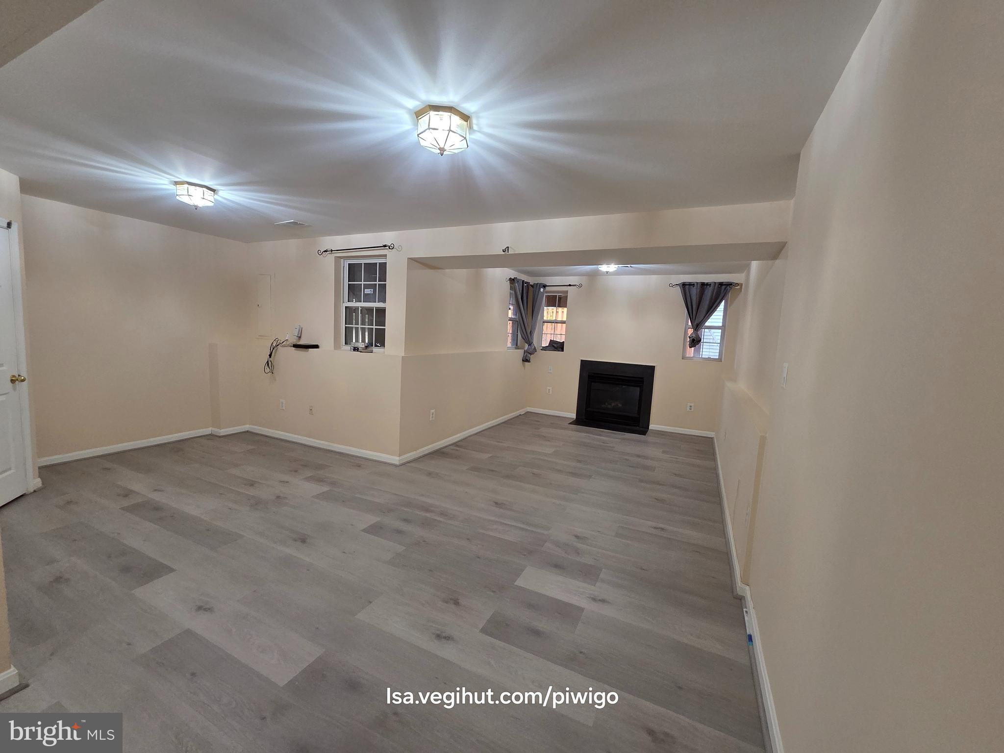 42856 Golf View Drive Chantilly, VA 20152 - Photo 7 of 23 a view of a room with a ceiling fan