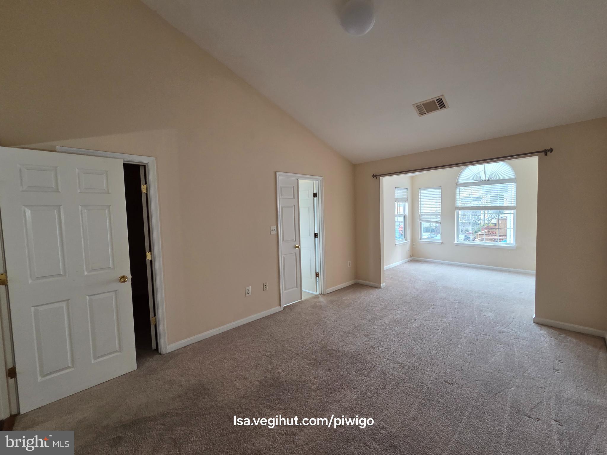 42856 Golf View Drive Chantilly, VA 20152 - Photo 10 of 23 a view of an empty room with a window