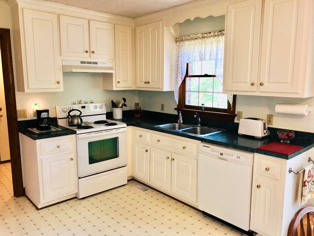 1192 Grape Lawn Road Burkeville, VA 23922 - Photo 19 of 30 Gallery Image 19