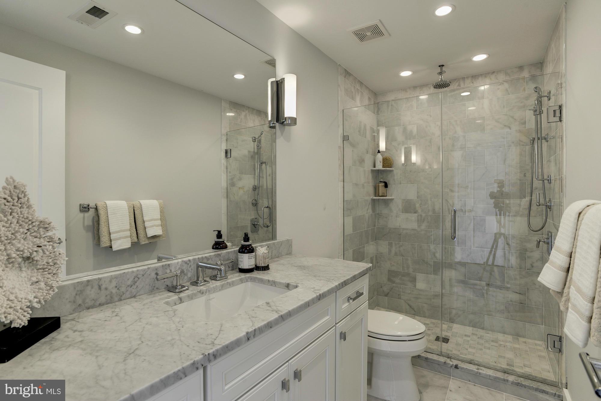 1734 R Street Northwest, Unit 3 Washington, DC 20009 - Photo 12 of 16 Master Bedroom Suite