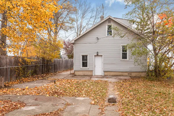 $199,900 | 7335 Wiegand Boulevard, Center Line, MI 48015