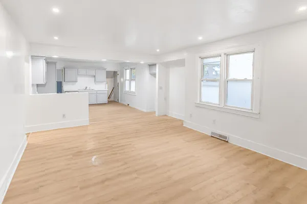 $199,900 | 7335 Wiegand Boulevard, Center Line, MI 48015