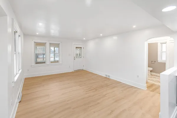 $199,900 | 7335 Wiegand Boulevard, Center Line, MI 48015