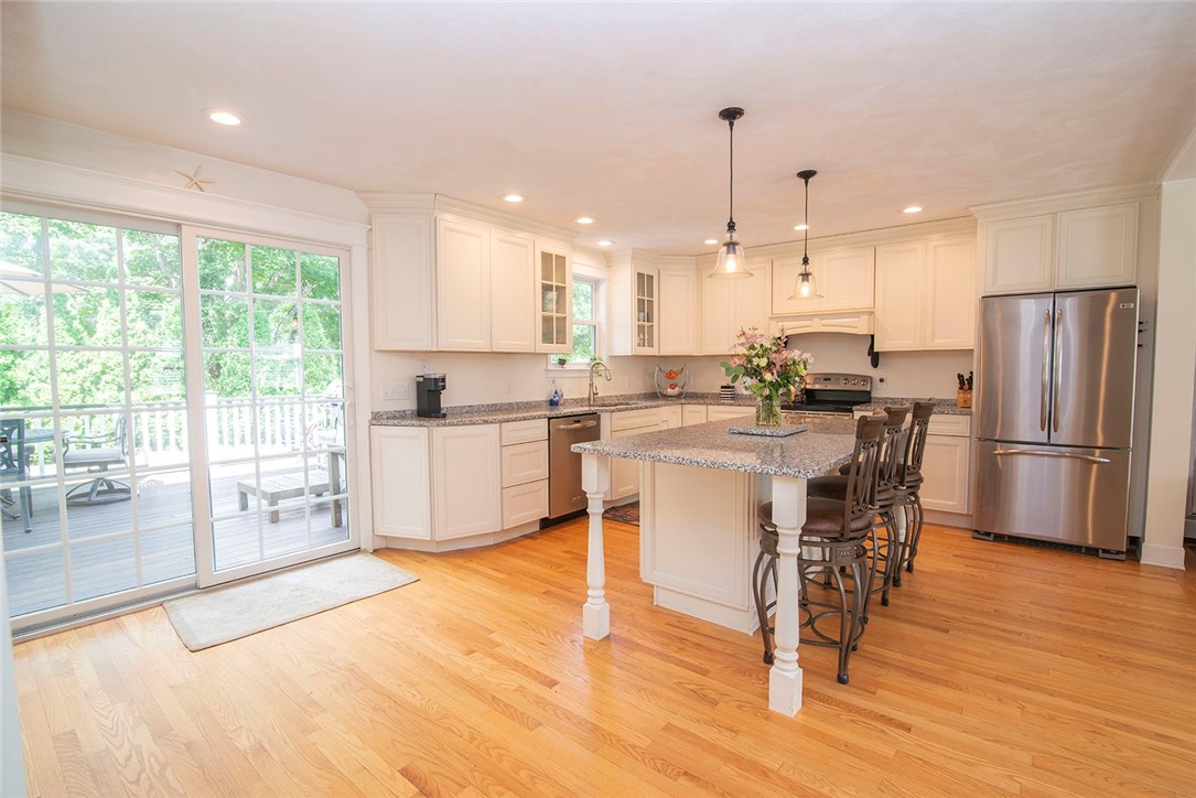 61 Laurel Road South Kingstown, RI 02879 - Photo 5 of 29