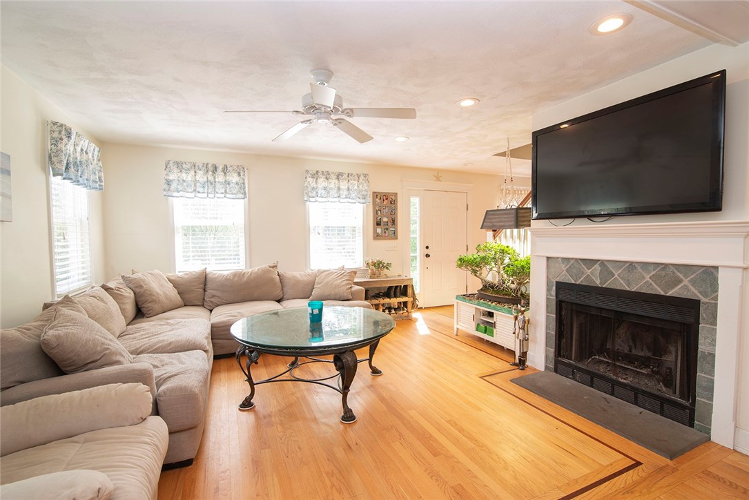 61 Laurel Road South Kingstown, RI 02879 - Photo 8 of 29