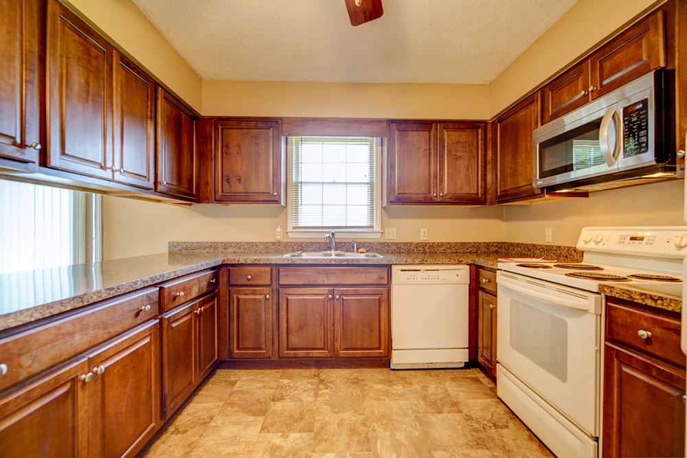 175 Suttles Road Inman, SC 29349 - Photo 6 of 28 Kitchen