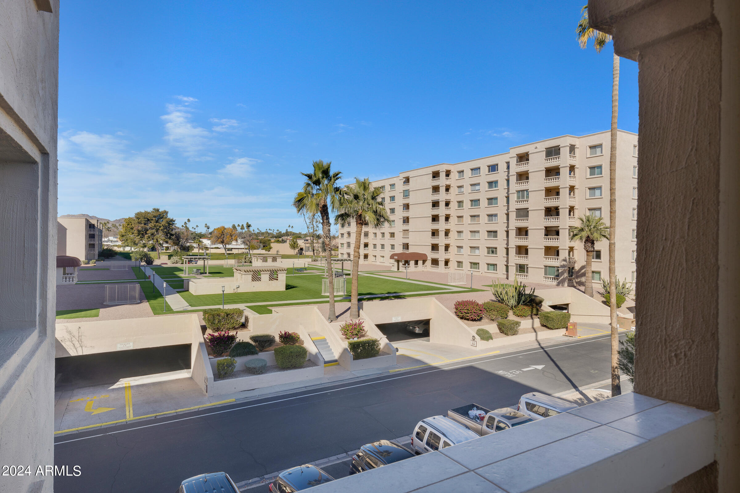 7960 East Camelback Road, Unit 304 Scottsdale, AZ 85251 - Photo 20 of 25 7960 E Camelback Rd #304-32