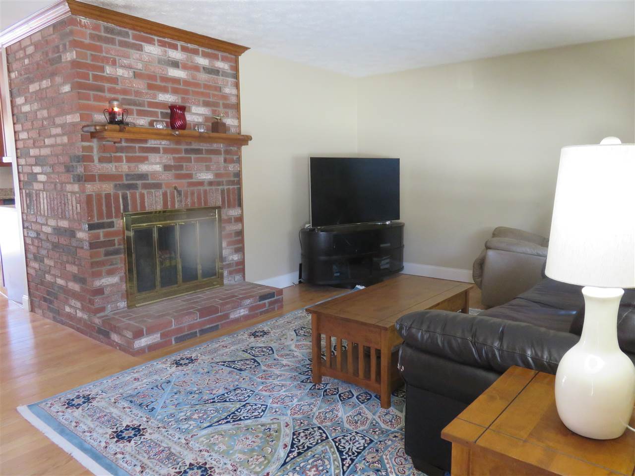 222 Winding Pond Road Londonderry, NH 03053 - Photo 6 of 37
