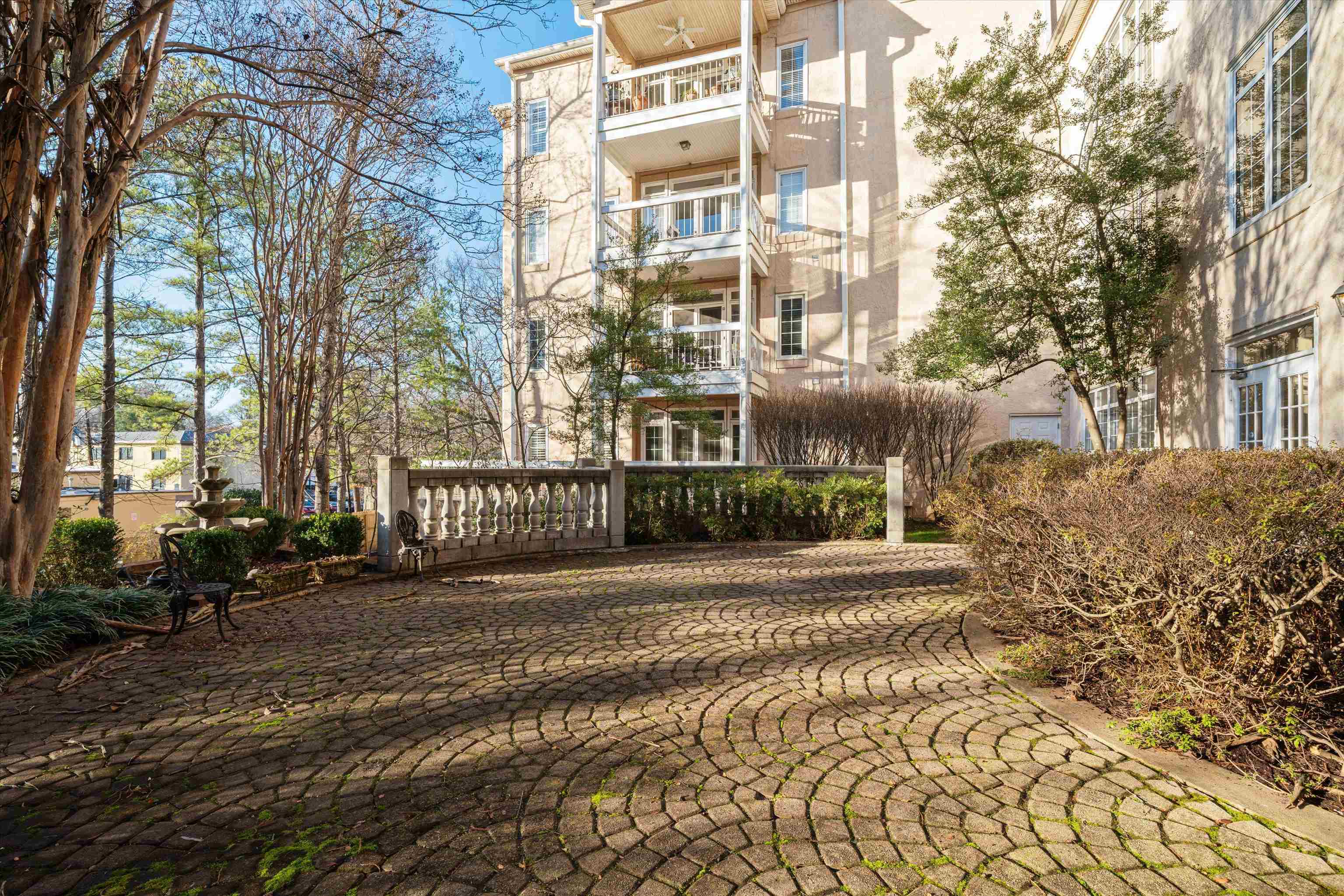 405 South Perkins Road, Unit 250 Memphis, TN 38117 - Photo 9 of 19 a view of a large building