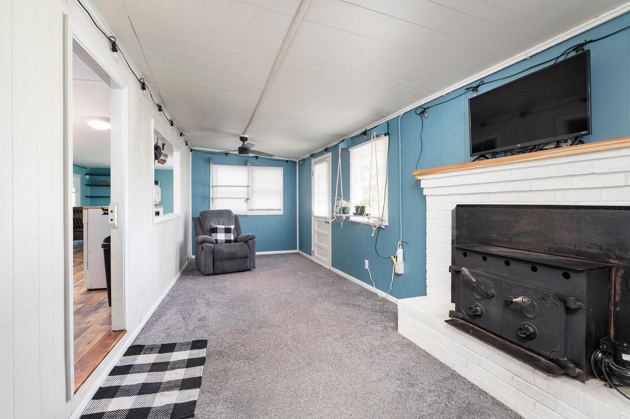 105 Mine Branch Road Crimora, VA 24431 - Photo 17 of 42 Family Room