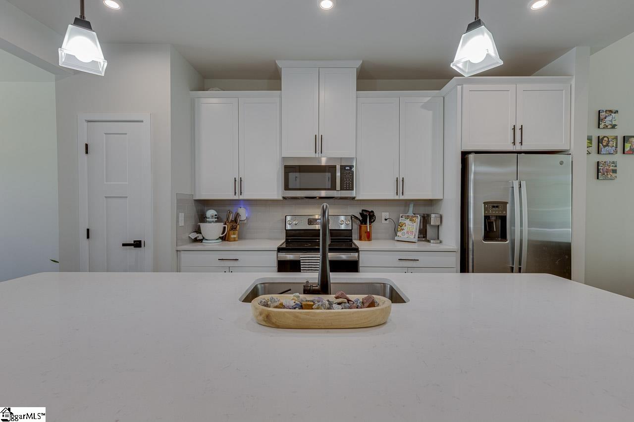 155 Moss Holw Way Simpsonville, SC 29680 - Photo 12 of 33