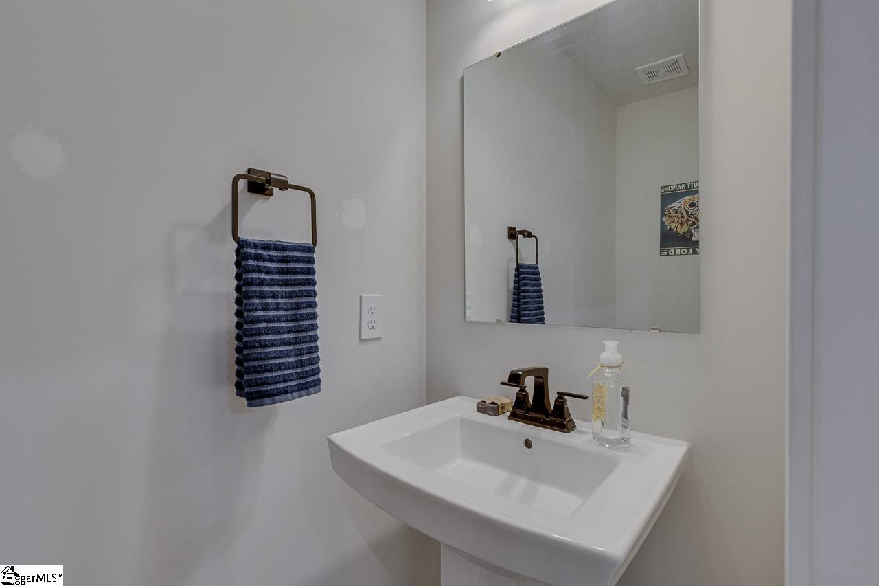 155 Moss Holw Way Simpsonville, SC 29680 - Photo 14 of 33