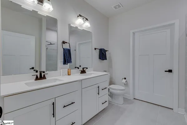 $330,000 | 155 Moss Holw Way, Simpsonville, SC 29680