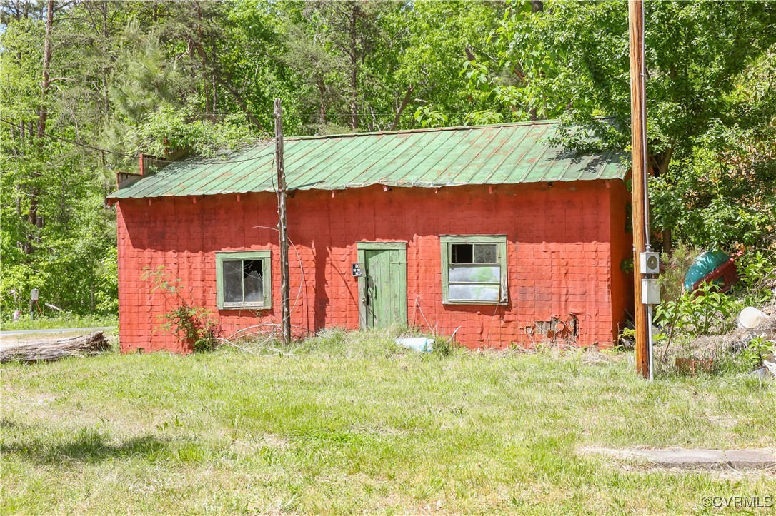 Tbd Abilene Road Farmville, VA 23901 - Photo 5 of 29 a backyard of a house with lots of green space