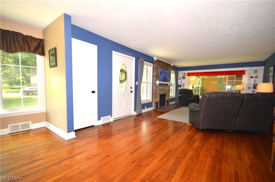 3853 Baird Road Stow, OH 44224 - Photo 6 of 35 Gallery Image 6