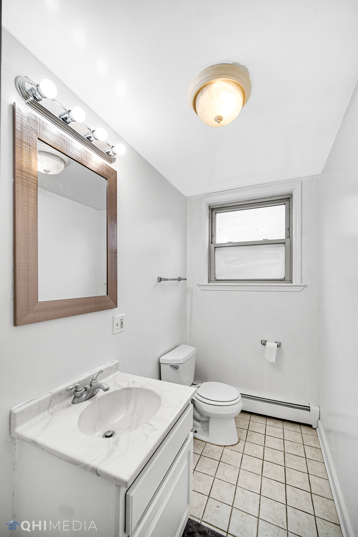 7538 North Ridge Boulevard, Unit 1W Chicago, IL 60645 - Photo 17 of 20 Gallery Image 17