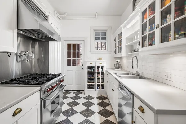 $875,000 | 58 Summer Street, Taunton, MA 02780