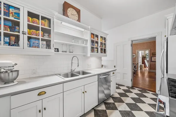 $875,000 | 58 Summer Street, Taunton, MA 02780