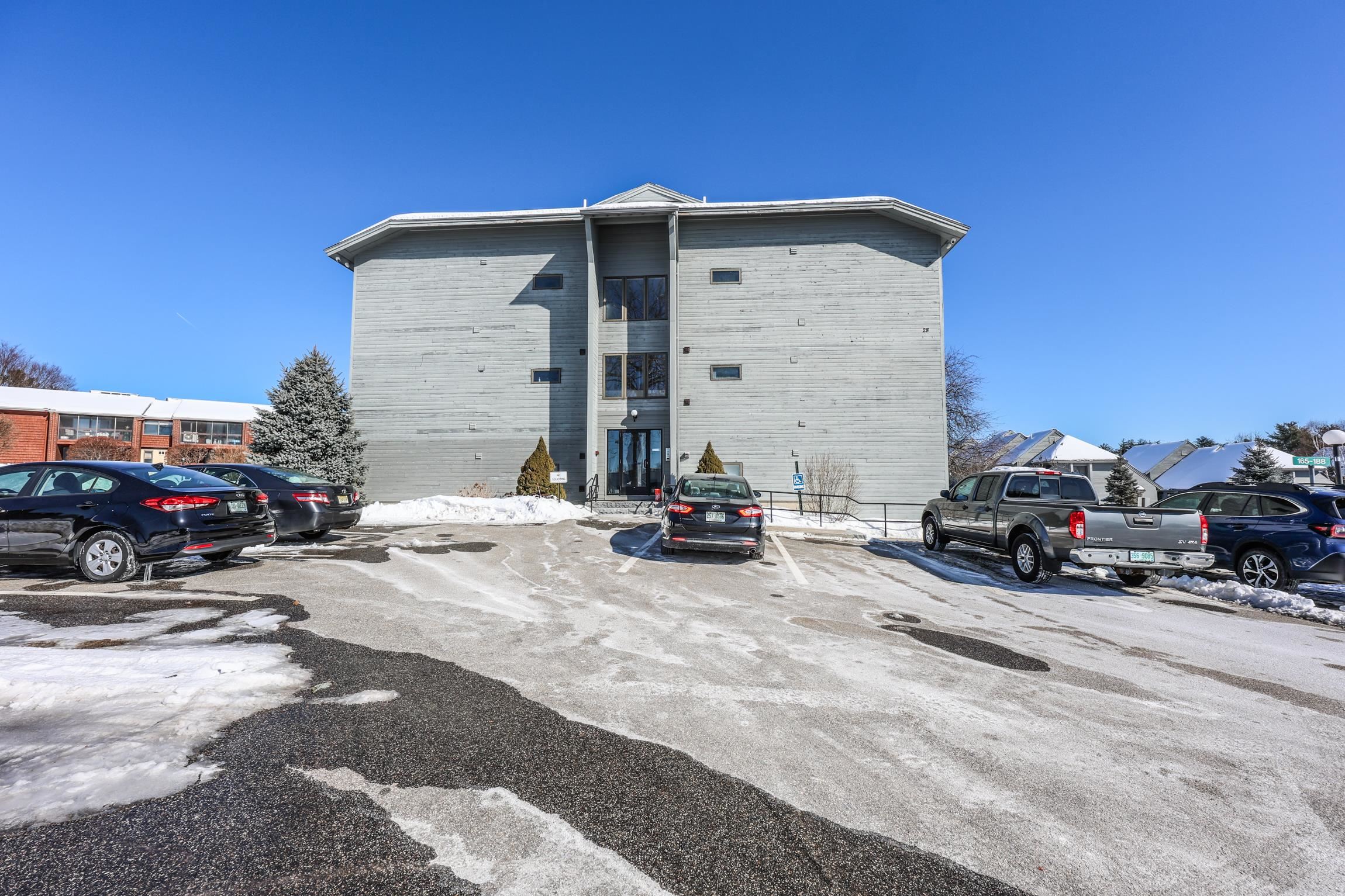 5 Tsienneto Road, Unit 185 Derry, NH 03038 - Photo 3 of 25 Gallery Image 3
