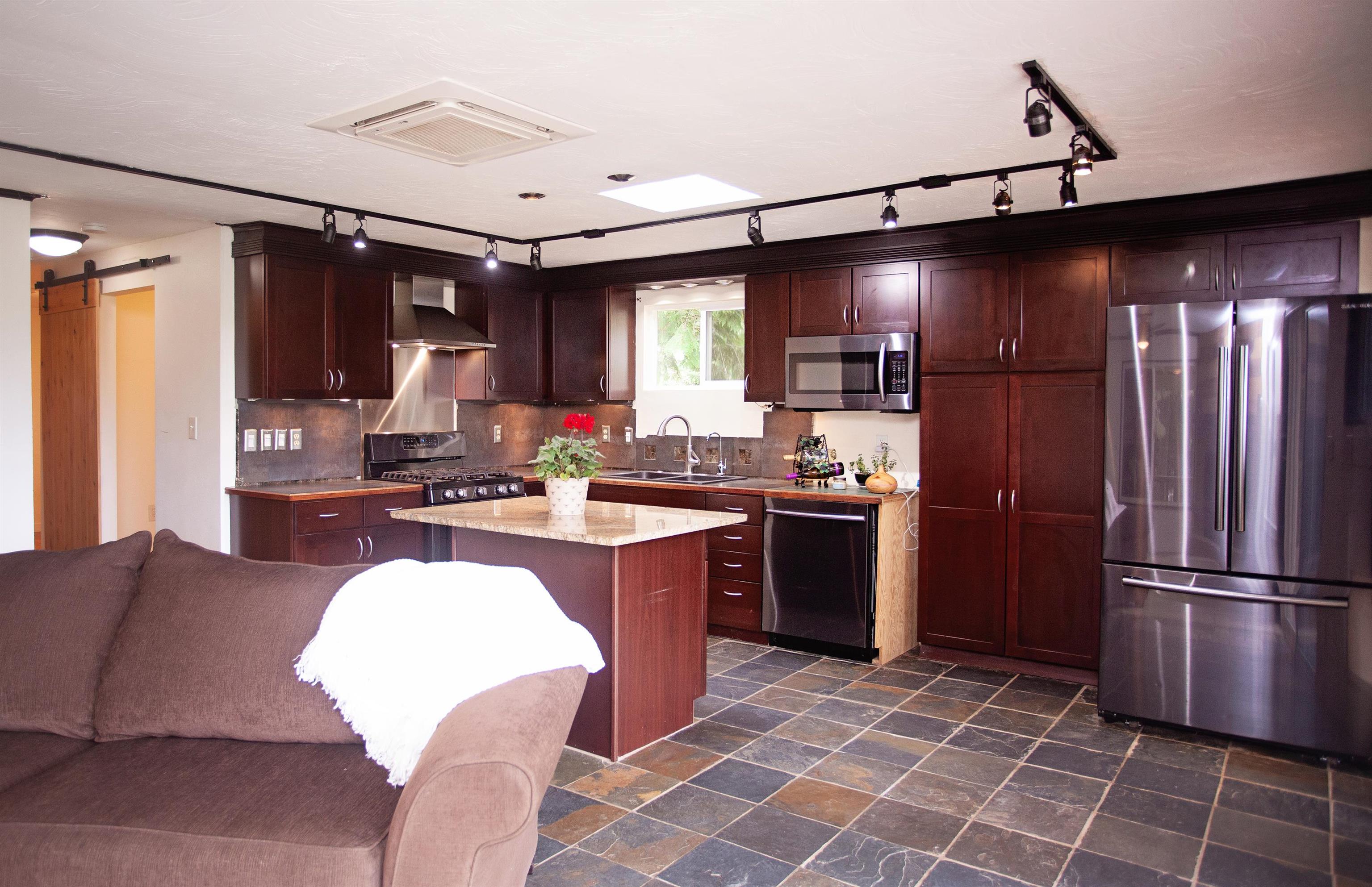 1799 Camp Bay Road Sagle, ID 83860 - Photo 5 of 30 Gallery Image 5