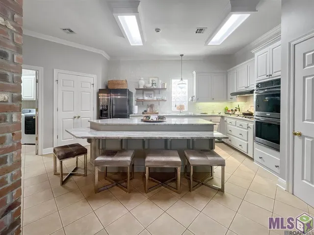 $3,200 | 2020 Camellia Trce Drive, Baton Rouge, LA 70808