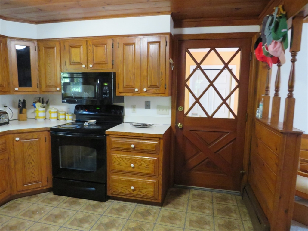 109 Howland Road Lakeville, MA 02347 - Photo 8 of 41 Gallery Image 8