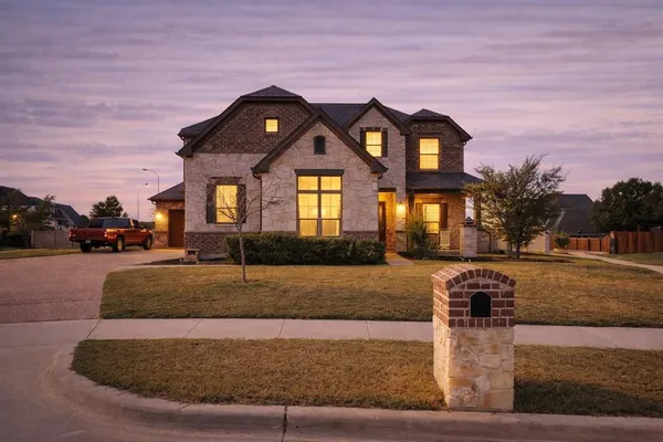 $678,000 | 2523 Melissa Dianne Drive, Arlington, TX 76001