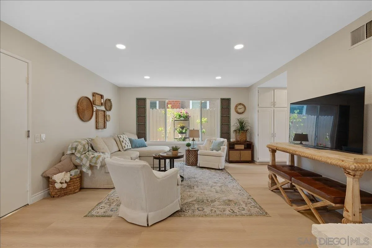 14168 Kendra Way Poway, CA 92064 - Photo 5 of 29