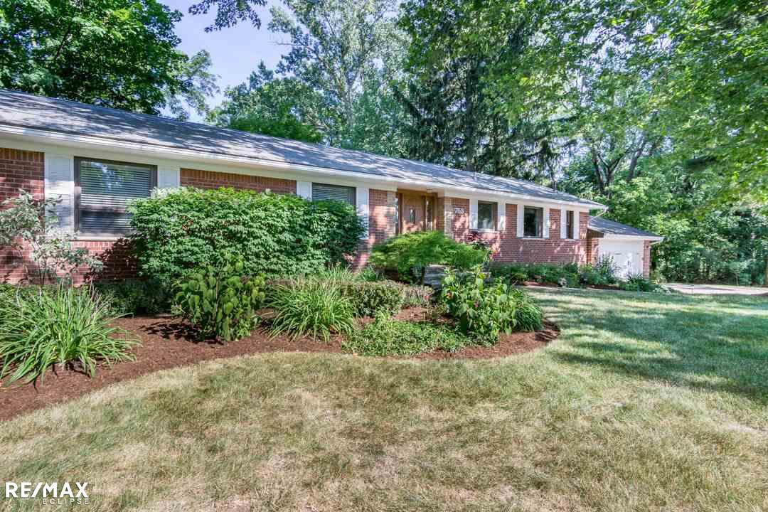 753 Charlesina Drive Rochester, MI 48306 - Photo 2 of 37 31356399-1.JPG