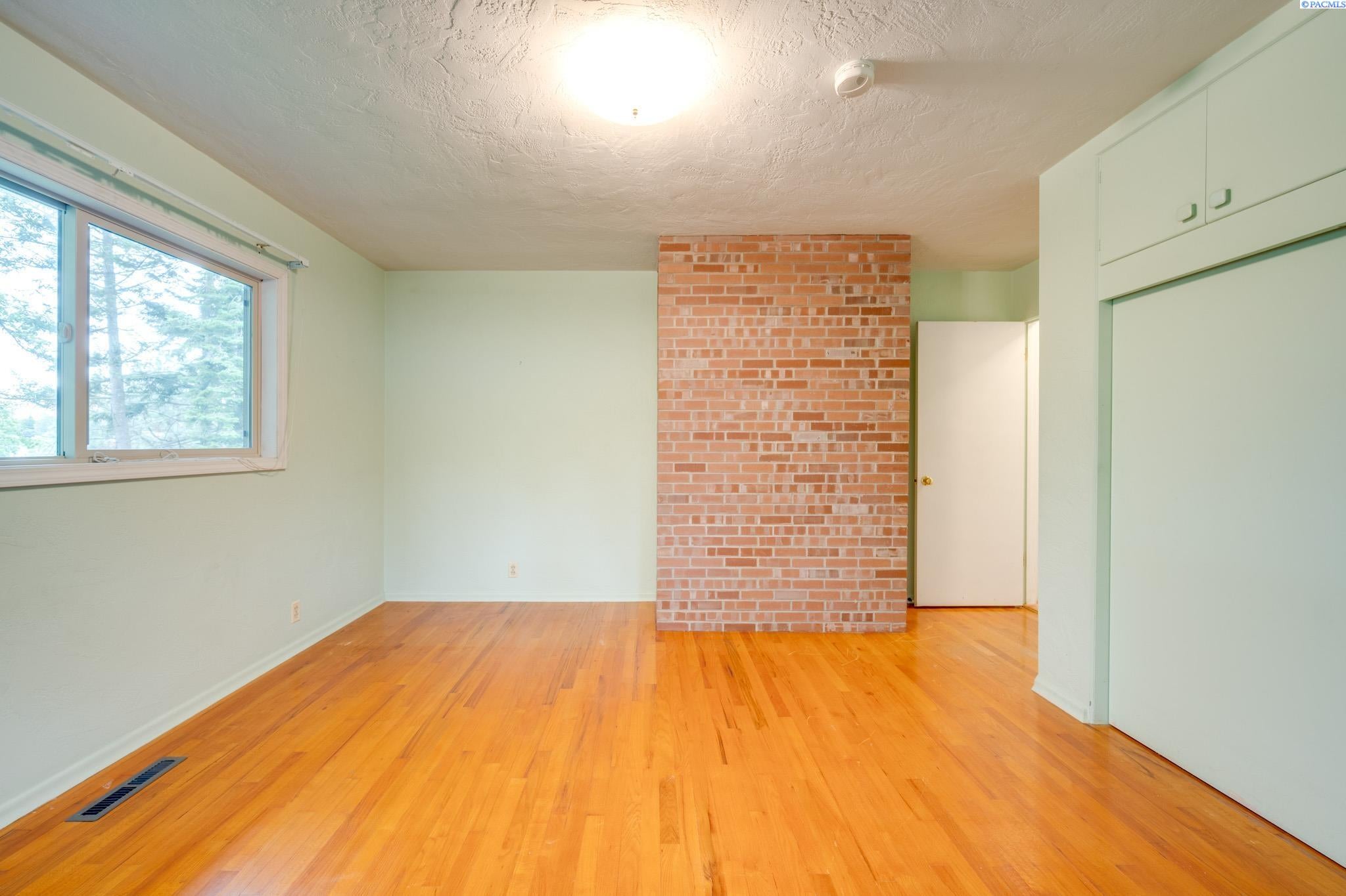 732 Southeast Ridgeview Street Pullman, WA 99163 - Photo 11 of 27 Gallery Image 11