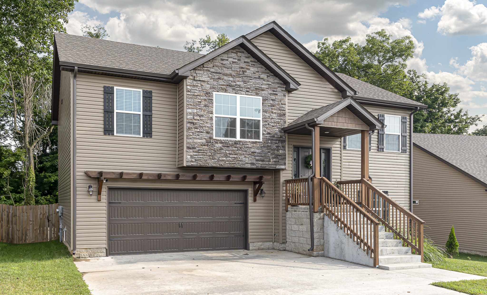 1884 Rains Road Clarksville, TN 37042 - Photo 4 of 44 Gallery Image 4