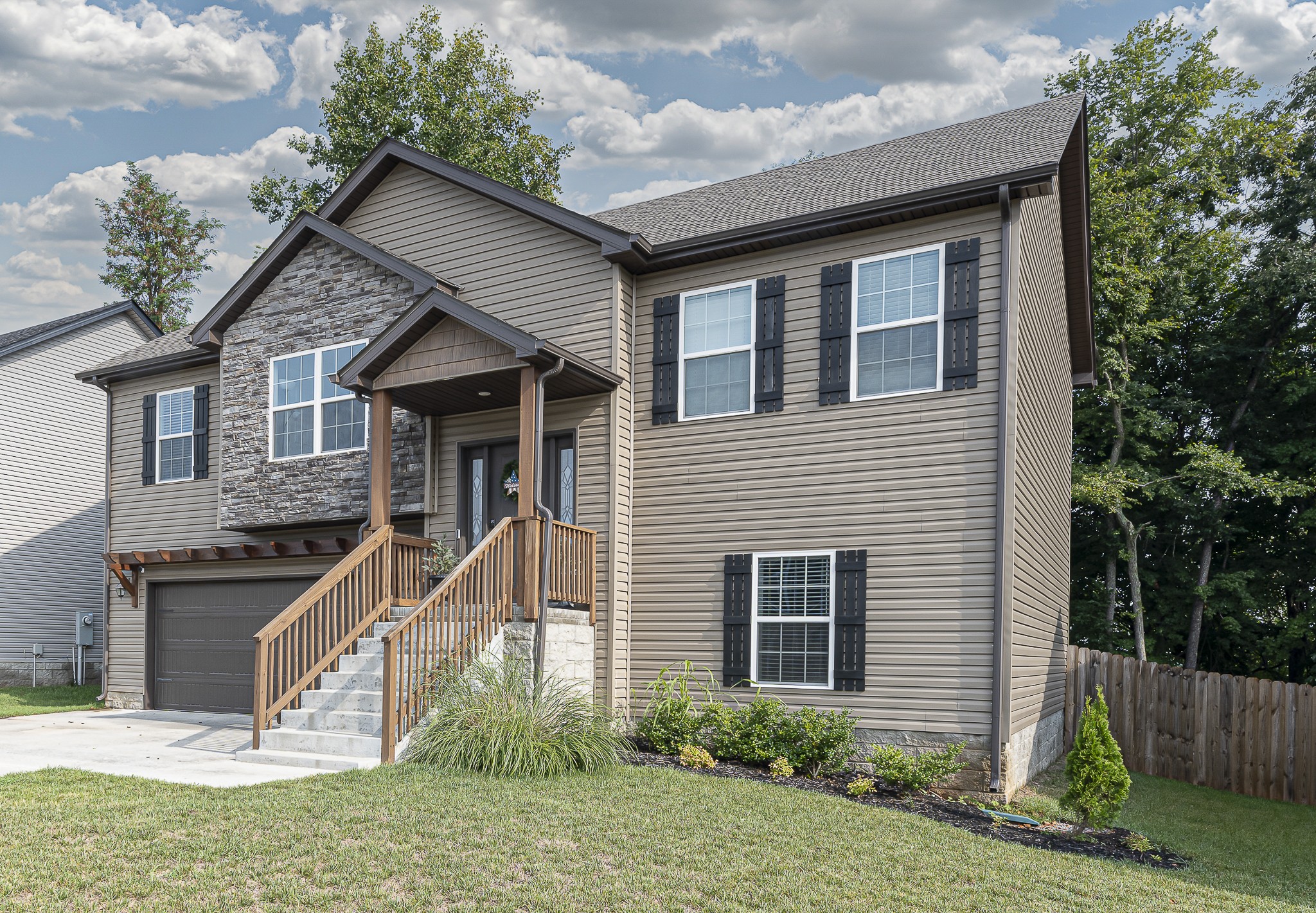1884 Rains Road Clarksville, TN 37042 - Photo 5 of 44 Gallery Image 5