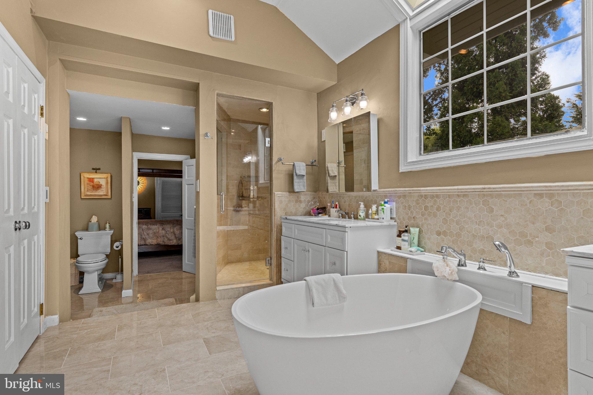 8 South Providence Road Wallingford, PA 19086 - Photo 28 of 55 Primary Bathroom