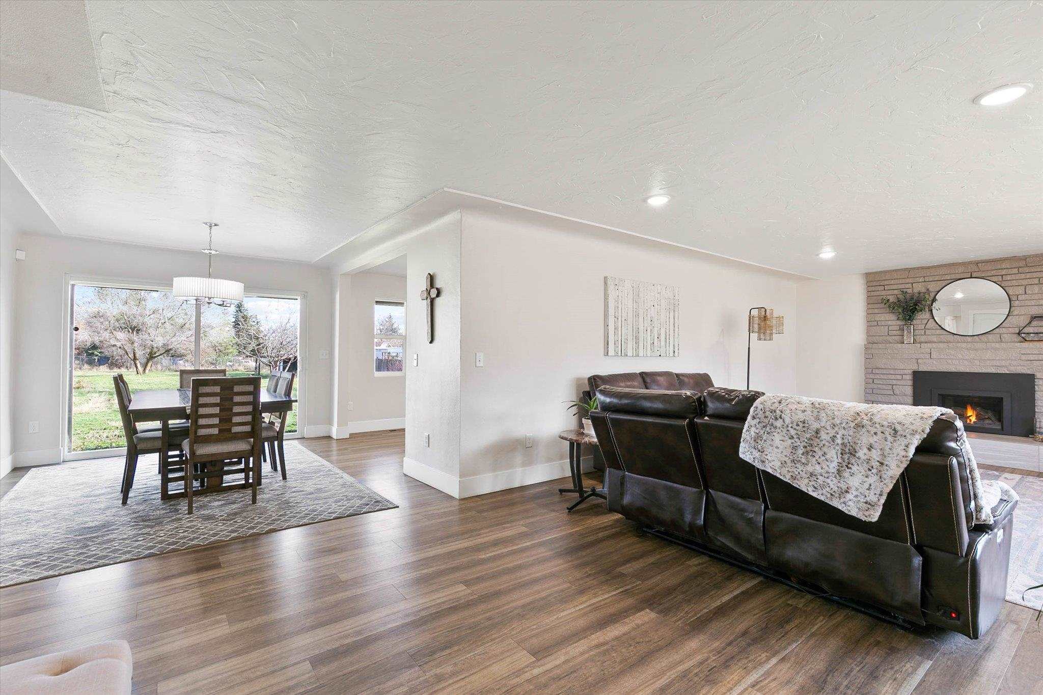 912 North Burns Road Spokane Valley, WA 99216 - Photo 4 of 37