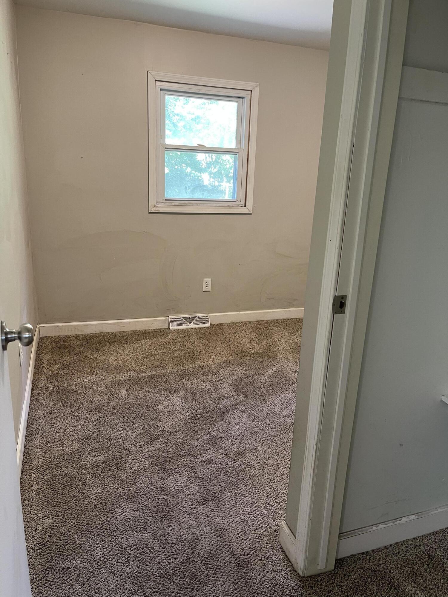 2580 East Ellis Road Muskegon, MI 49444 - Photo 12 of 13 37F91B0C-CF01-467E-88FD-5EC60EC397BA