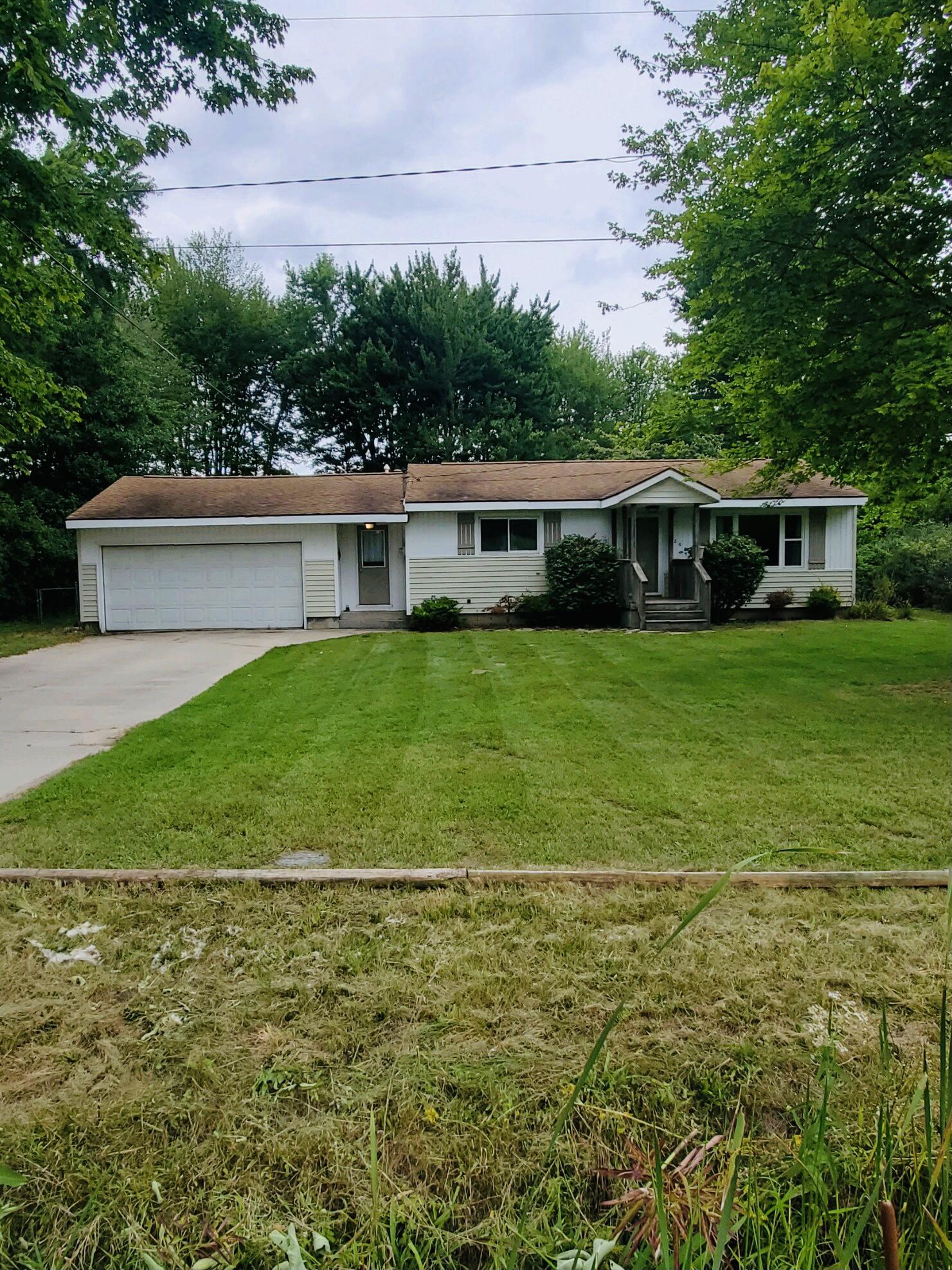 2580 East Ellis Road Muskegon, MI 49444 - Photo 2 of 13 80339A63-C201-4E7C-8593-54DA2AE58A94