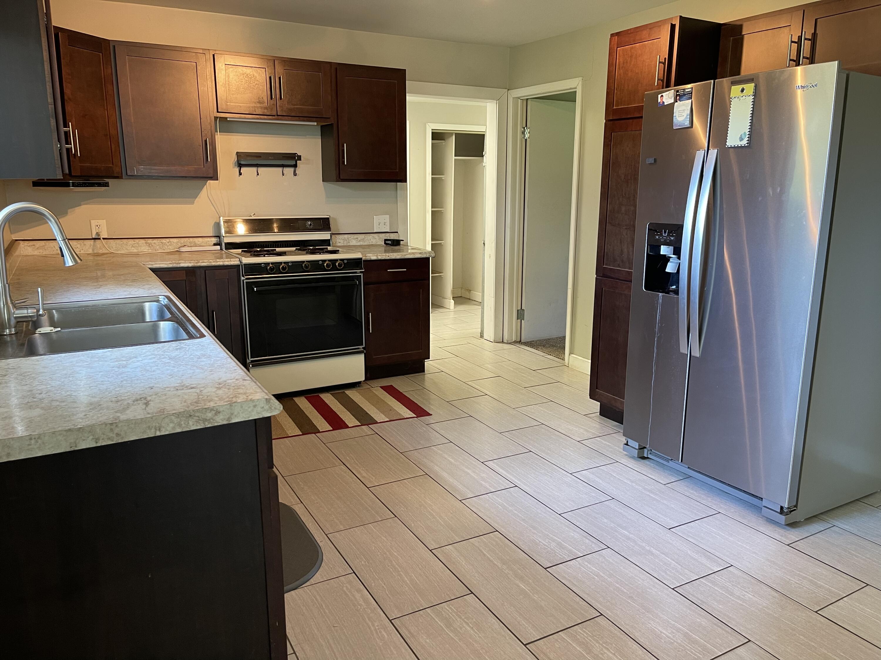 2580 East Ellis Road Muskegon, MI 49444 - Photo 3 of 13 B6CEC638-8E57-4FF6-9B28-AD7A8A5886F6
