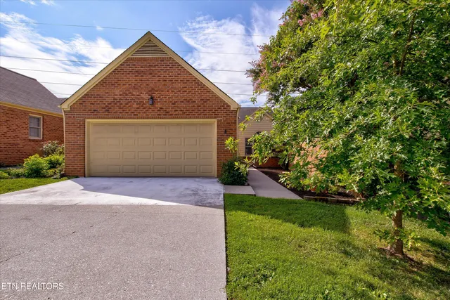 $439,000 | 8430 Woodbend Trail, Knoxville, TN 37919