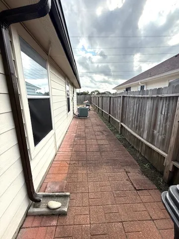 $1,775 | 6019 Greenpark Manor Lane, Houston, TX 77085