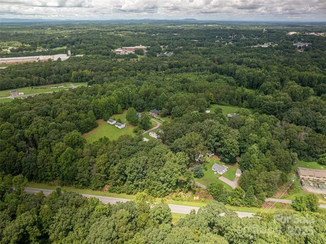 $759,900 | 1218 Highview Lane, Lincolnton, NC 28092