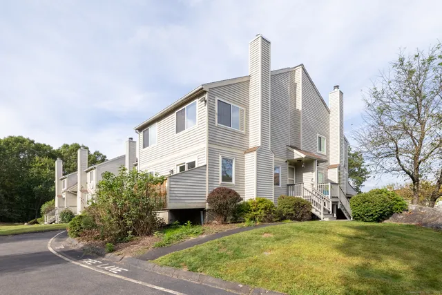 $234,900 | 111 Mallane Lane, Unit 19A, Naugatuck, CT 06770