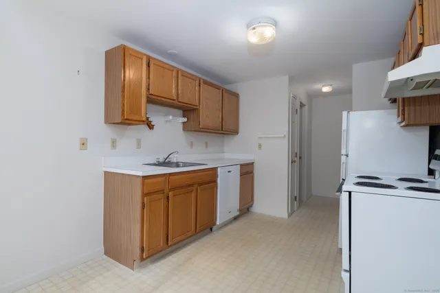 $234,900 | 111 Mallane Lane, Unit 19A, Naugatuck, CT 06770