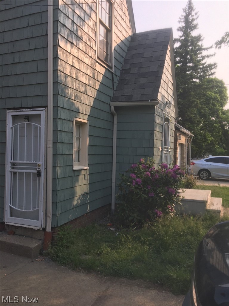 16805 Hillsboro Road Cleveland, OH 44112 - Photo 24 of 31 Gallery Image 24